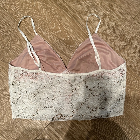 Lace crop top / bralette - Picture 3 of 4